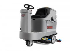 駕駛式洗地機(jī)如何使用？